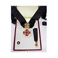 parure de chevalier, composée d'une rosette en soie, d'un collier et d'une petite médaille de gala