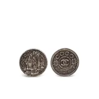 chanel pre-owned boucles d'oreilles coco coin (1990) - argent