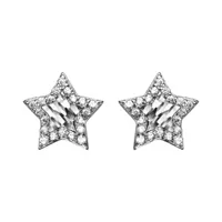 boucles d'oreilles en argent étoile avec milieu diamanté et contour orné d'oxydes blancs et fermoir poussette