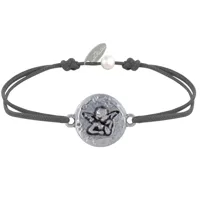 bracelet lien médaille ronde martelée laiton argenté ange raphaël - gris